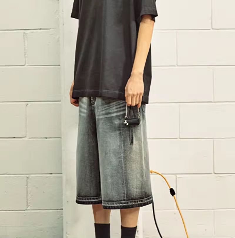 LIT Chain Pouch – Black Edition